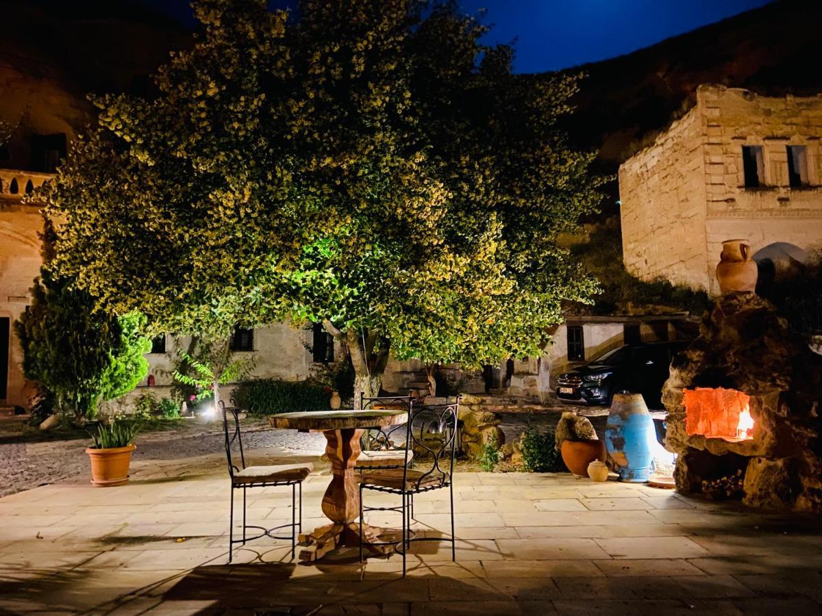 גורמה The Village Cave Hotel מראה חיצוני תמונה